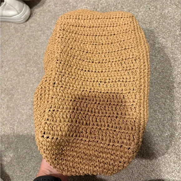 Brand new gorgeous straw clutch - Picture 3 of 3